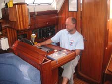 Der Skipper bei der Navigation